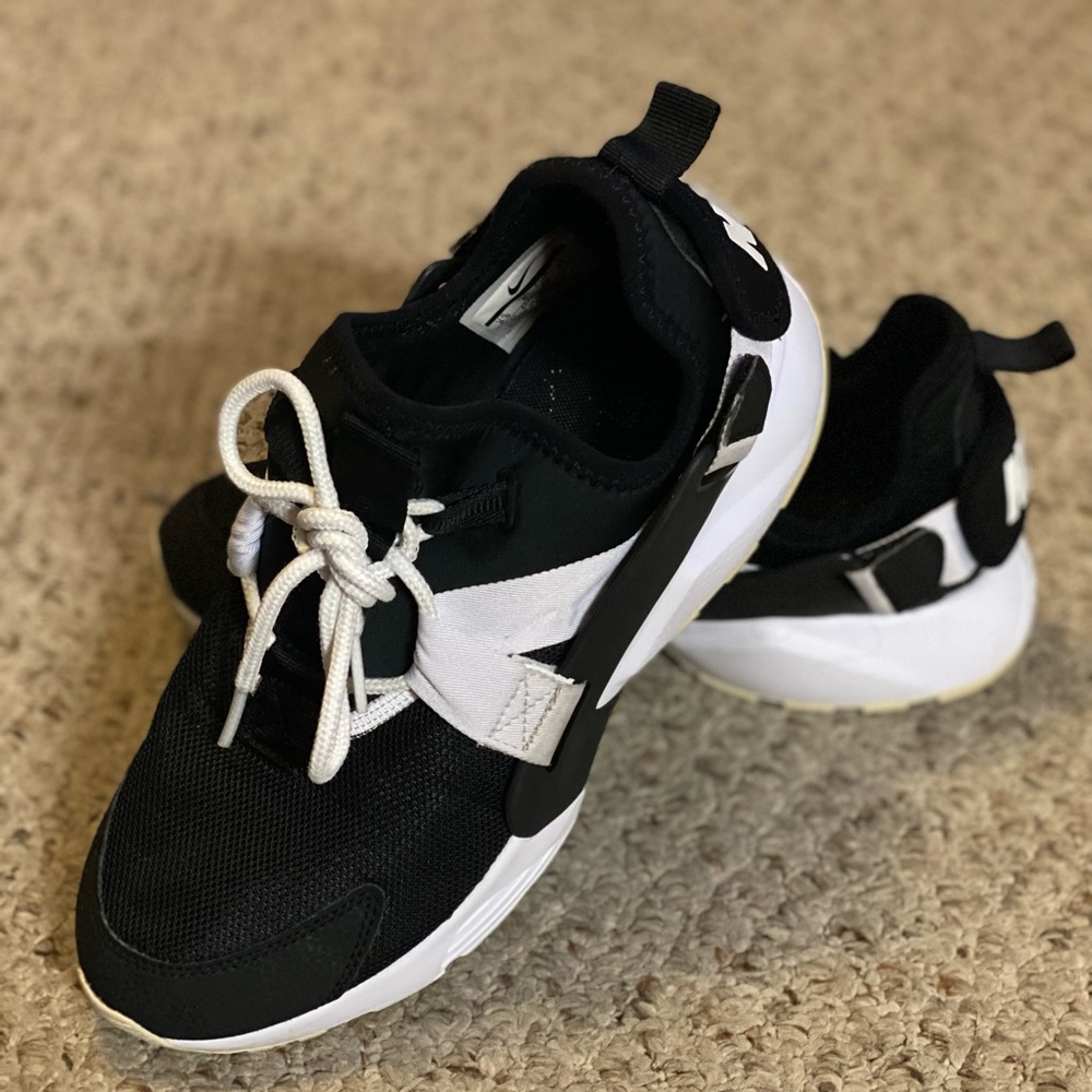 Nike Air Huarache Sneakers Women's